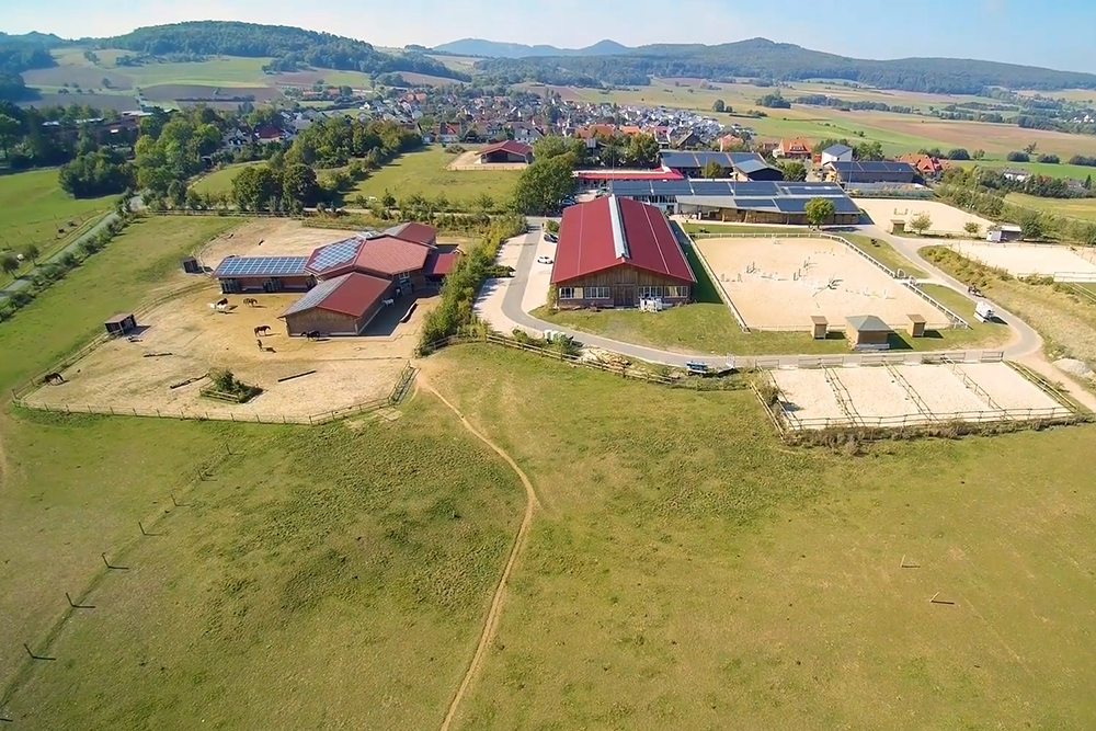 Anlage Reitstall Pavel von oben.